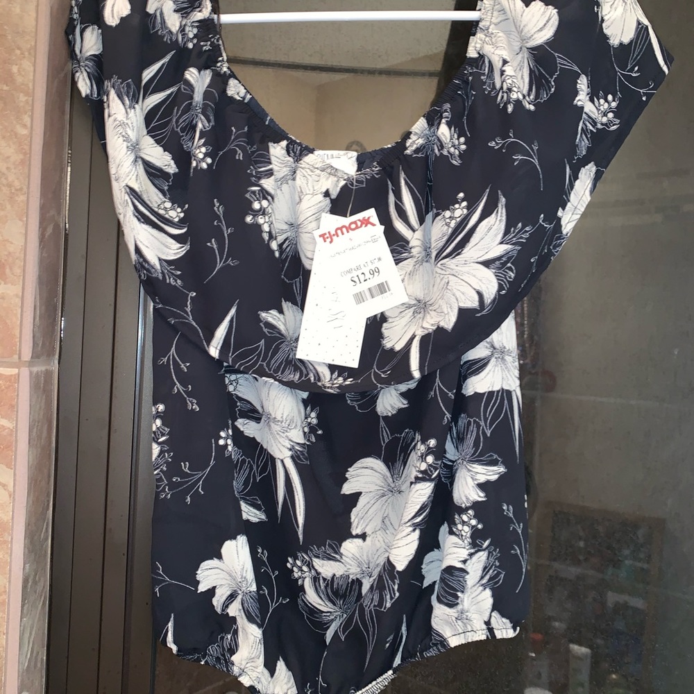 TJ Maxx top